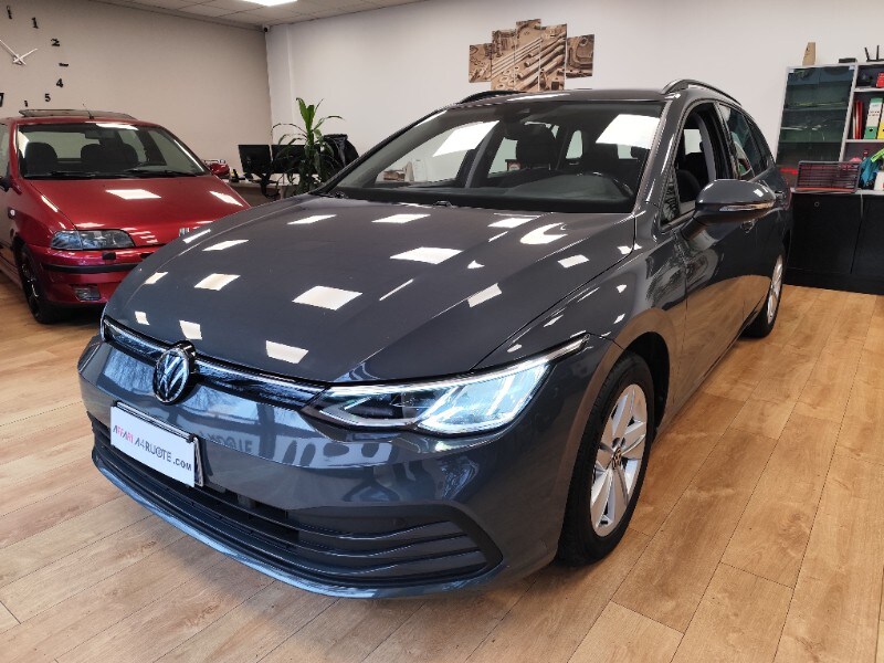 VOLKSWAGEN Golf 8ª serie